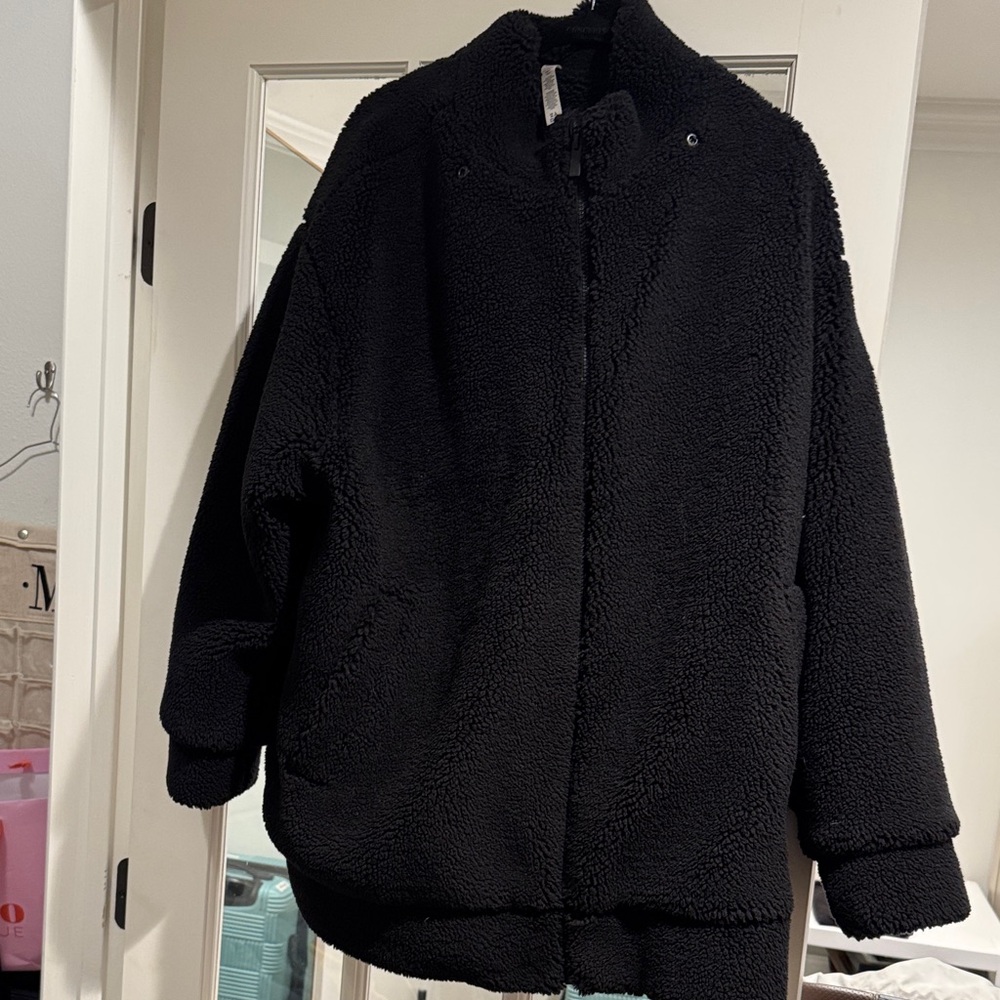 ALO Yoga Black Plush Jacket